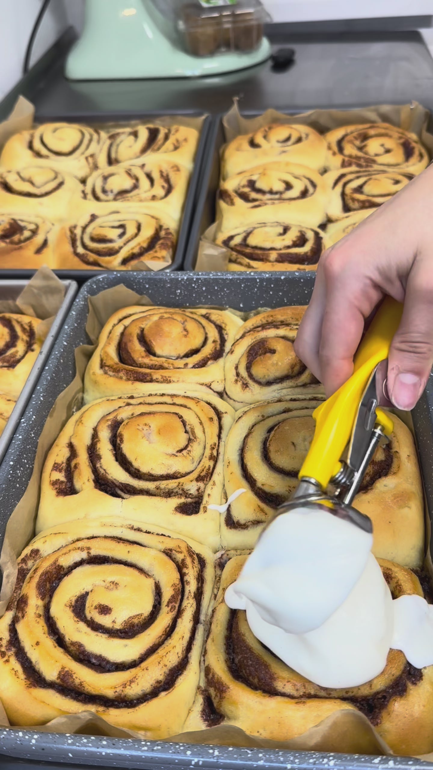 Fluffy Cinnamon rolls 6 pack-Dairy